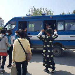 高中学校门口适合做什么生意最挣钱